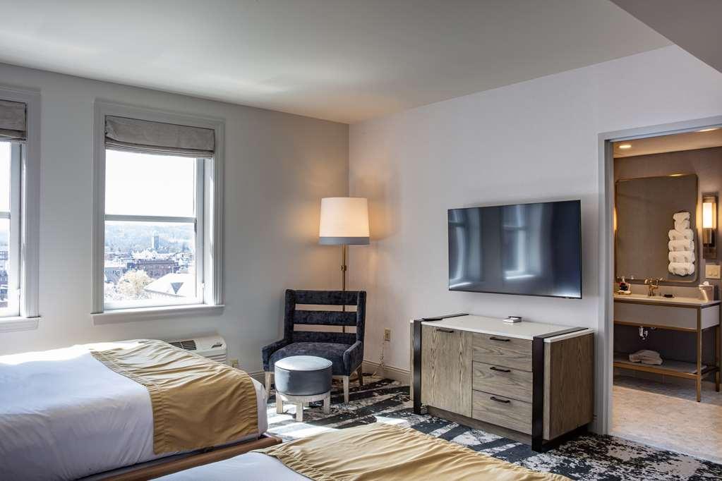 The Yorktowne Hotel, Tapestry Collection By Hilton Room photo