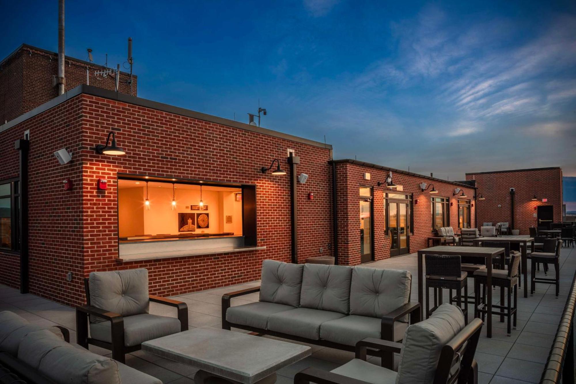The Yorktowne Hotel, Tapestry Collection By Hilton Exterior photo