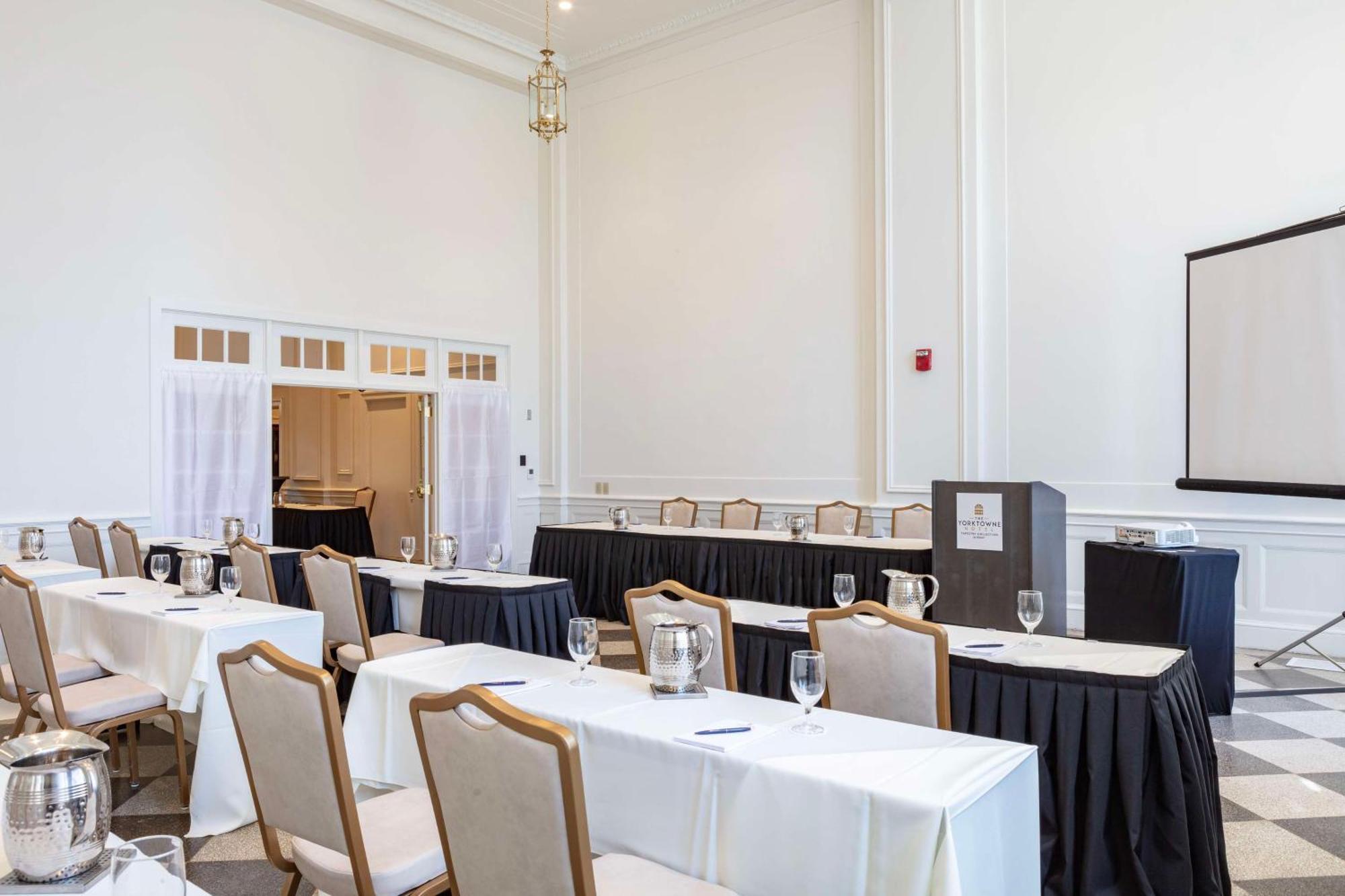 The Yorktowne Hotel, Tapestry Collection By Hilton Exterior photo