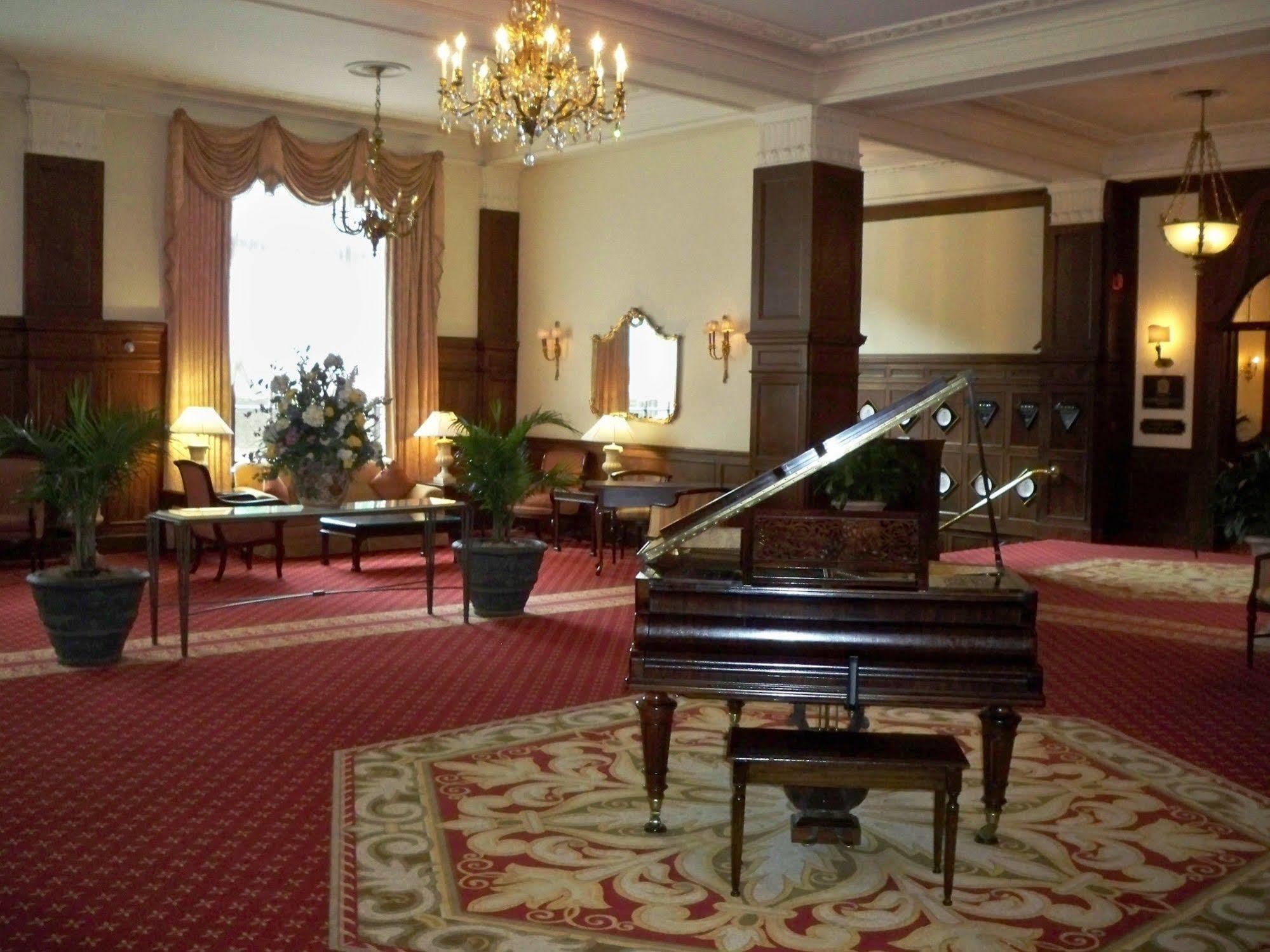 The Yorktowne Hotel, Tapestry Collection By Hilton Exterior photo
