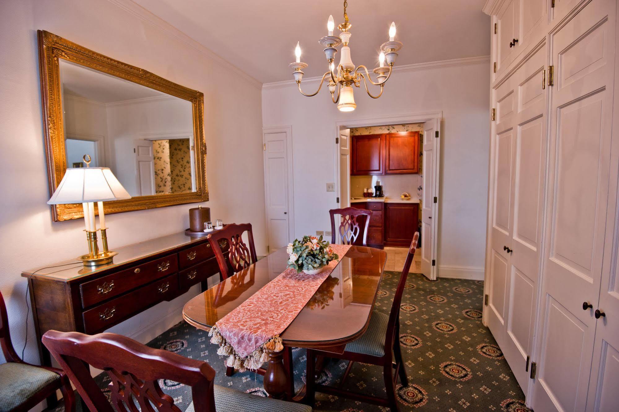 The Yorktowne Hotel, Tapestry Collection By Hilton Exterior photo