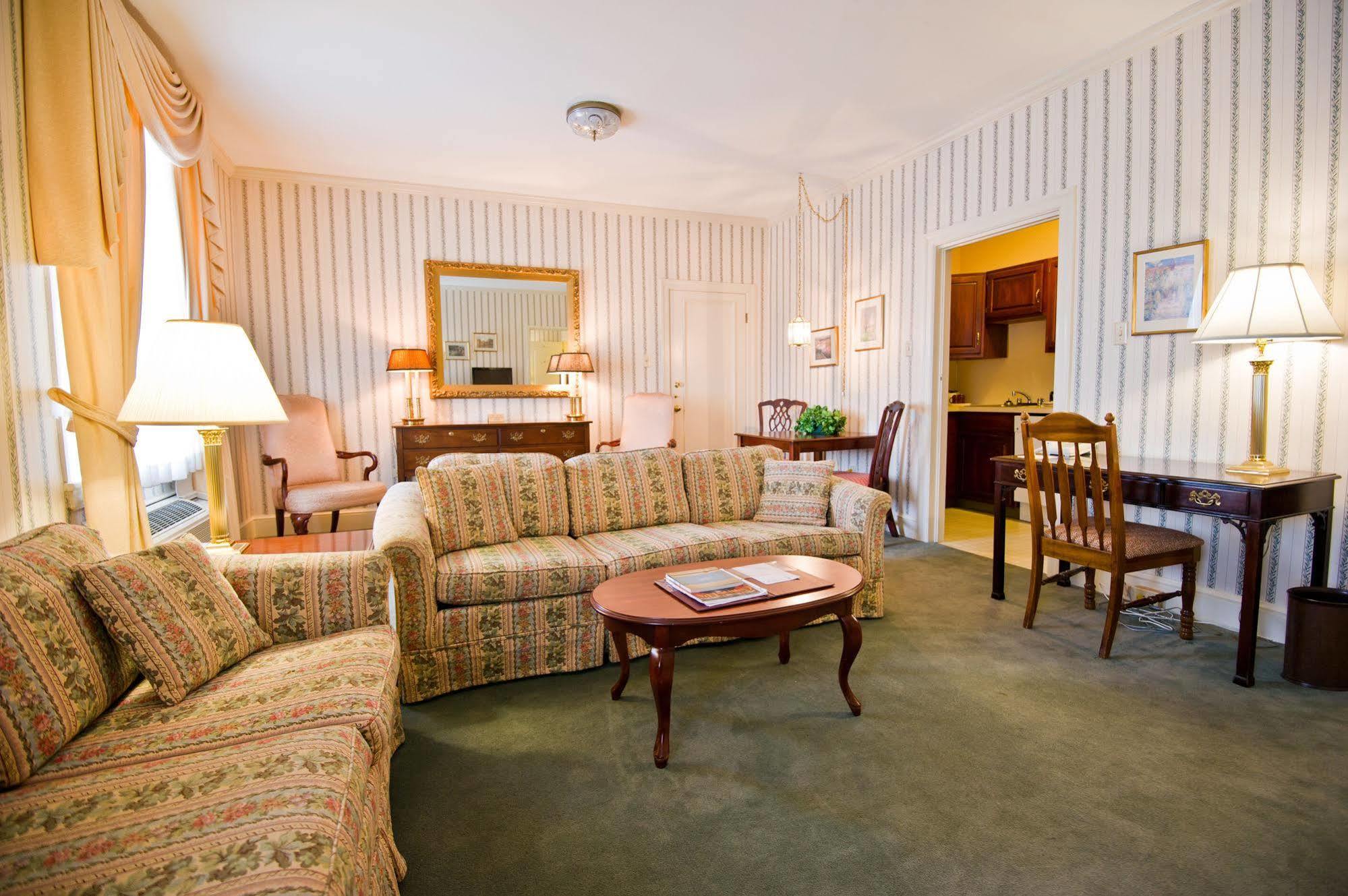 The Yorktowne Hotel, Tapestry Collection By Hilton Exterior photo